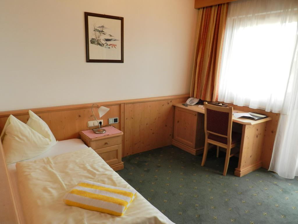 Hotel Hubertus Mit Erlebnislandgasthof Reitherwirt キッツビュール 部屋 写真